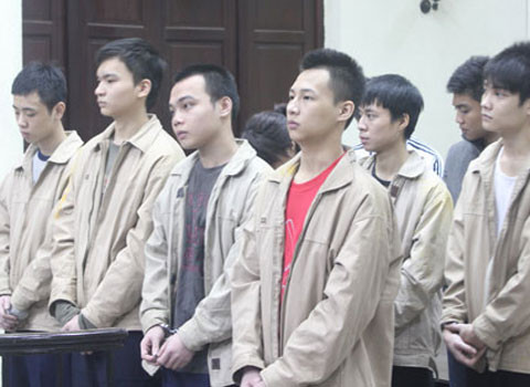Nhóm bị cáo chỉ bị tuyên phạt từ 4-15 năm tù do khi phạm tội chưa đến tuổi thành niên. Ảnh: Nam Anh