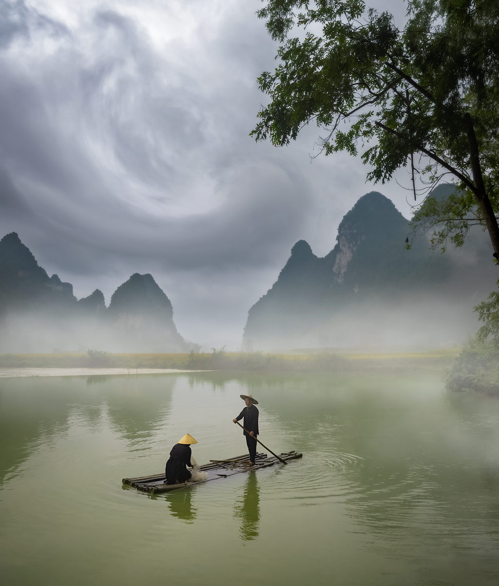 Chèo thuyền trên sông Quây Sơn Ảnh: Quang Trần Chèo thuyền trên sông Quây Sơn Ảnh: Quang Trần