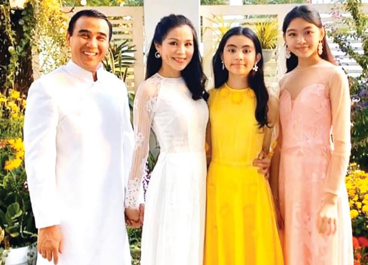 Quyền Linh và gia đìnhẢnh: Internet Quyền Linh và gia đìnhẢnh: Internet