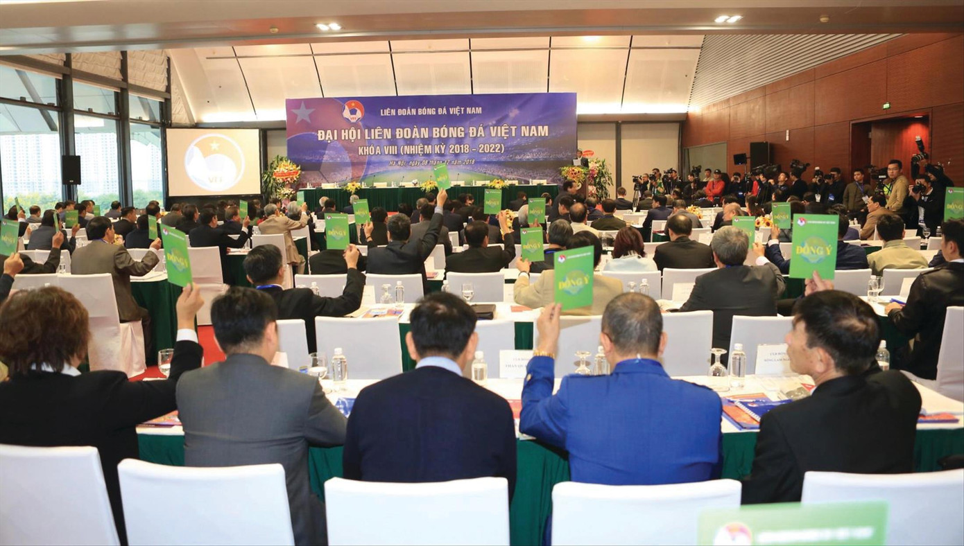 Cuộc đua nơi hậu trường VFF luôn nóng bỏng không kém những trận đấu trên sân cỏ Ảnh: Anh Đoàn Cuộc đua nơi hậu trường VFF luôn nóng bỏng không kém những trận đấu trên sân cỏ Ảnh: Anh Đoàn