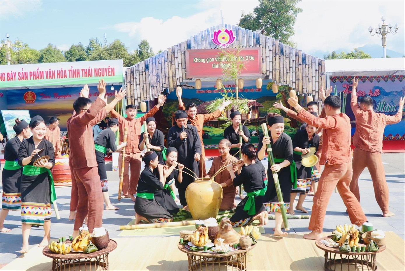 Lễ mừng tiếng sấm đầu năm của đồng bào Ơ Đu ở Nghệ An