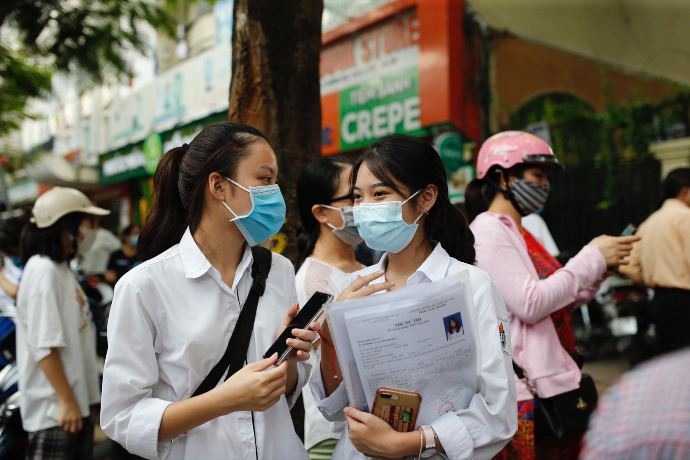 Học sinh lớp 12 năm nay lần đầu tiên đăng ký dự thi trực tuyến