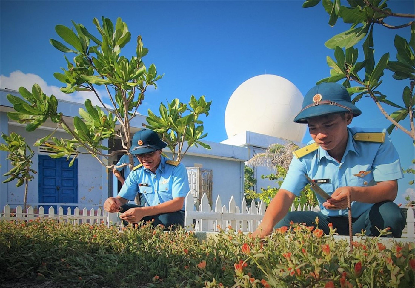 Bộ đội ra đa sau giờ chiến đấu. Bộ đội ra đa sau giờ chiến đấu.