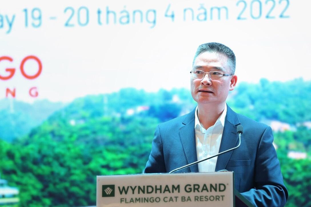 Ông Nguyễn Công Hoan, Phó Tổng Giám đốc Flamingo Holding Group đánh giá cao tiềm năng nghỉ dưỡng biển Cát Bà Ảnh: TRỌNG TÀI