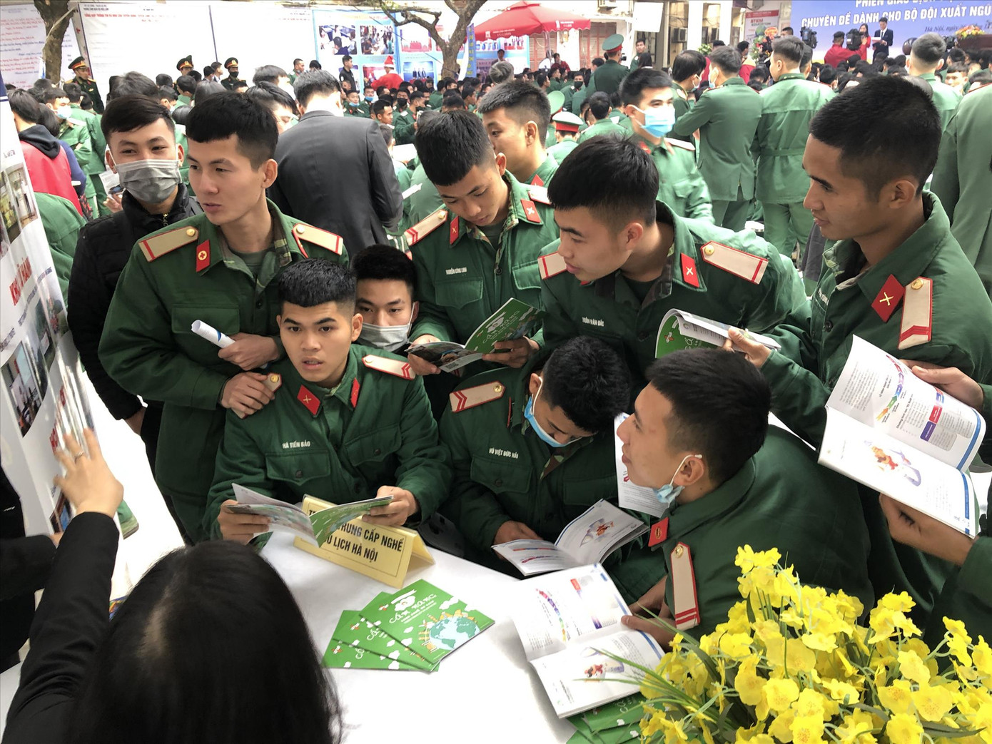 Diễn đàn tập trung trao đổi chính sách việc làm cho thanh niên Ảnh: Xuân Tùng