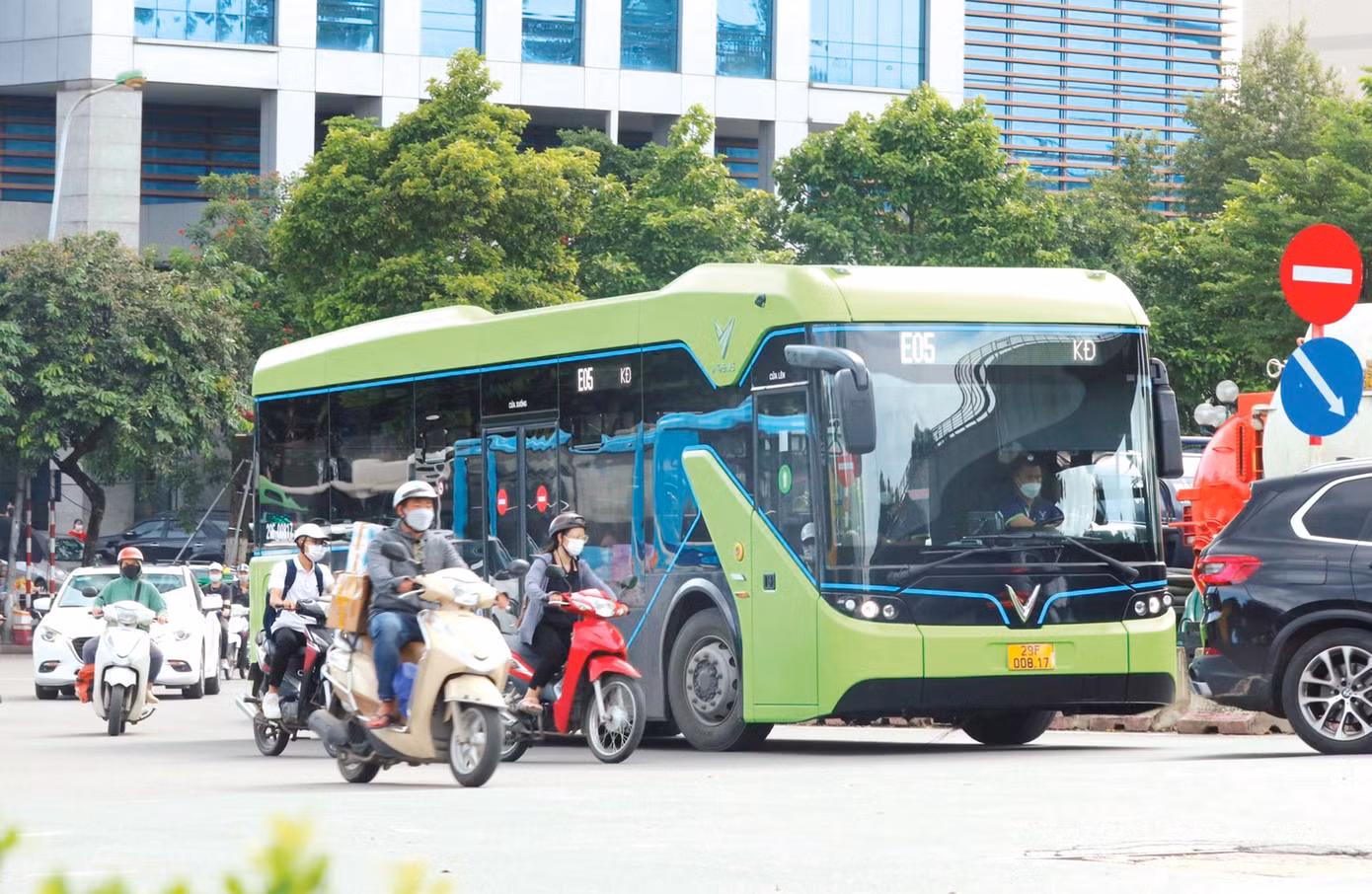 6 tháng đầu năm Sở GTVT Hà Nội đã hợp lý hóa luồng tuyến và tăng tỷ lệ phương tiện sạch trong đoàn phương tiện công cộng Ảnh: như ý