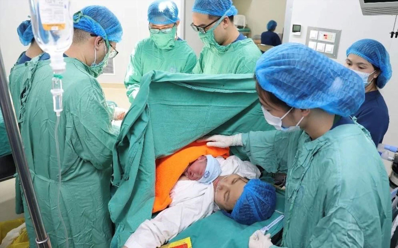 Mức sinh giảm ảnh hưởng đến cơ cấu dân số.