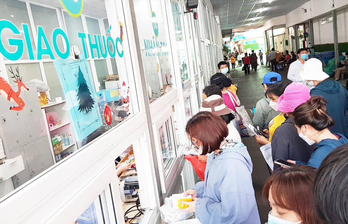 Mở rộng danh mục thuốc đấu thầu tập trung cho y tế tuyến cơ sở sẽ giúp cân bằng cơ số thuốc tại trạm y tế và các bệnh viện Ảnh: Vân Sơn