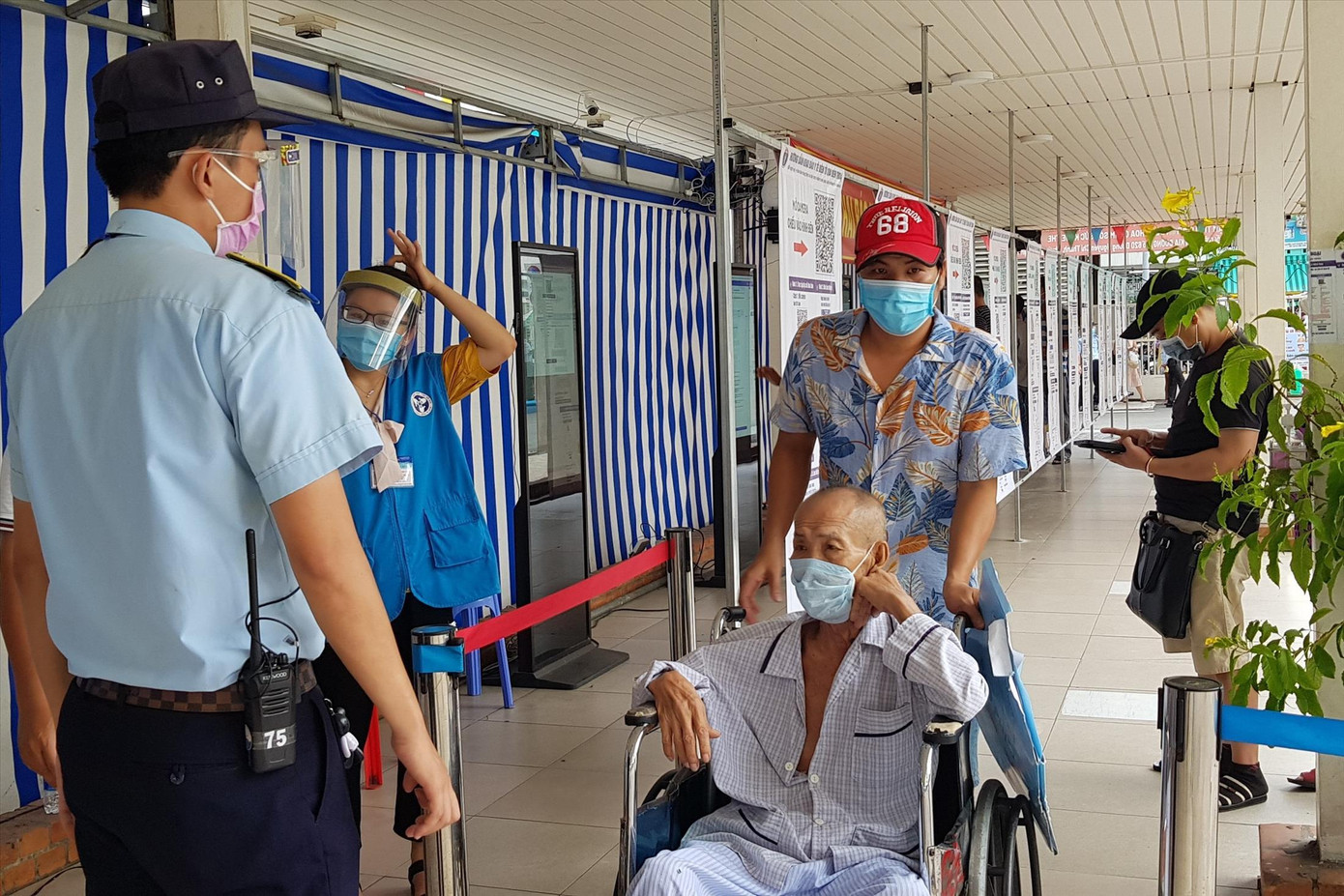 Các cơ sở y tế sẽ tăng cường tầm soát, phát hiện sớm bệnh đậu mùa khỉ Ảnh: Vân Sơn