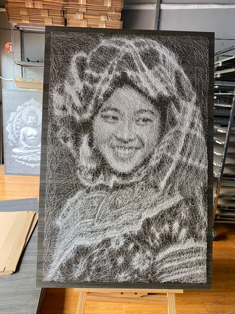 Những cây đinh, sợi chỉ thô ráp được thổi hồn thành tác phẩm nghệ thuật độc đáo Những cây đinh, sợi chỉ thô ráp được thổi hồn thành tác phẩm nghệ thuật độc đáo