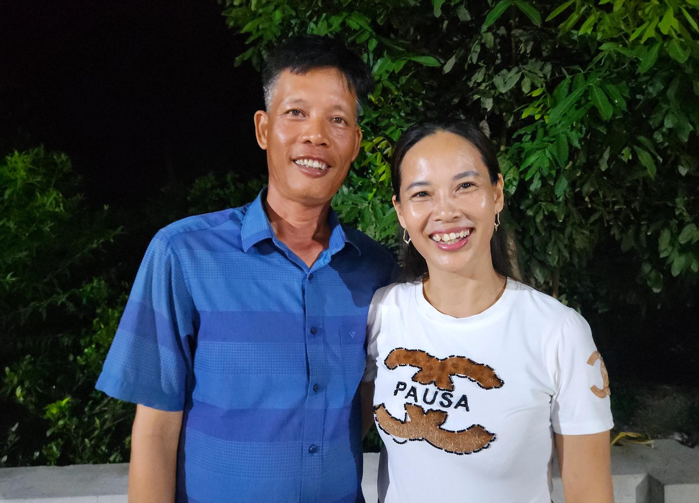 Dù công việc vất vả nhưng anh Phạm Văn Minh (SN 1973, trú Vĩnh Ninh, Vĩnh Tường, Vĩnh Phúc) luôn vui vẻ vì có vợ ở bên động viên, là người hậu cần đặc biệt