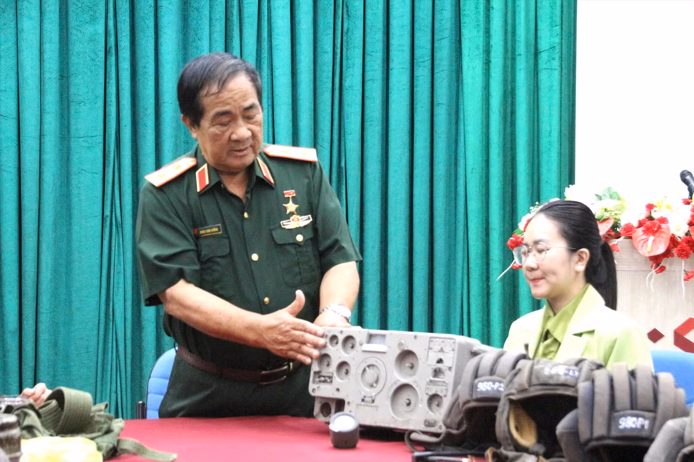 Trung tướng Đoàn Sinh Hưởng chia sẻ về những kỷ vật gắn liền với chiến thắng Buôn Ma Thuột