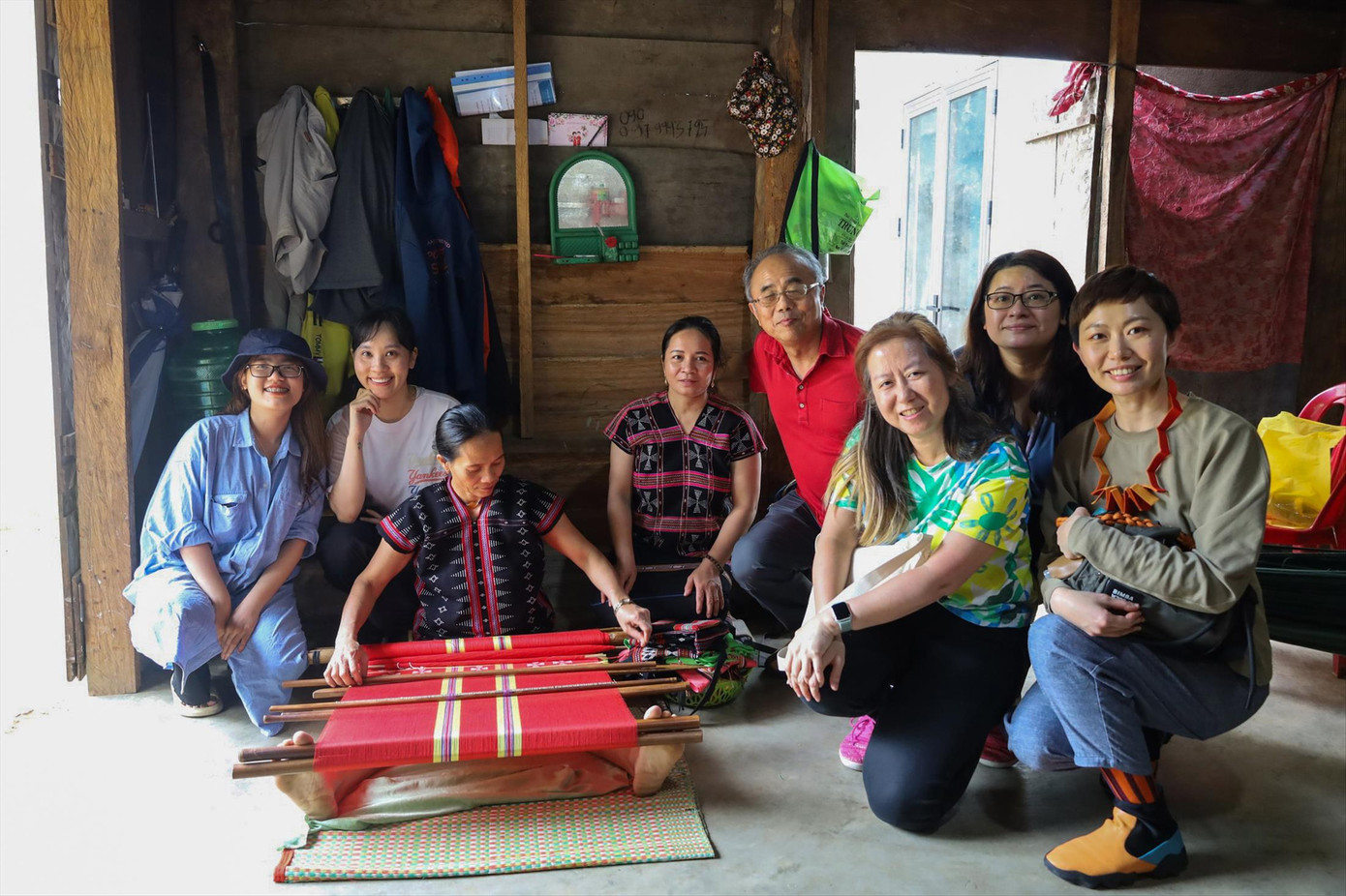 Du khách trong nước và quốc tế khi đến Hòa Bắc rất hào hứng khi tìm hiểu và trải nghiệm văn hóa Cơ Tu Du khách trong nước và quốc tế khi đến Hòa Bắc rất hào hứng khi tìm hiểu và trải nghiệm văn hóa Cơ Tu
