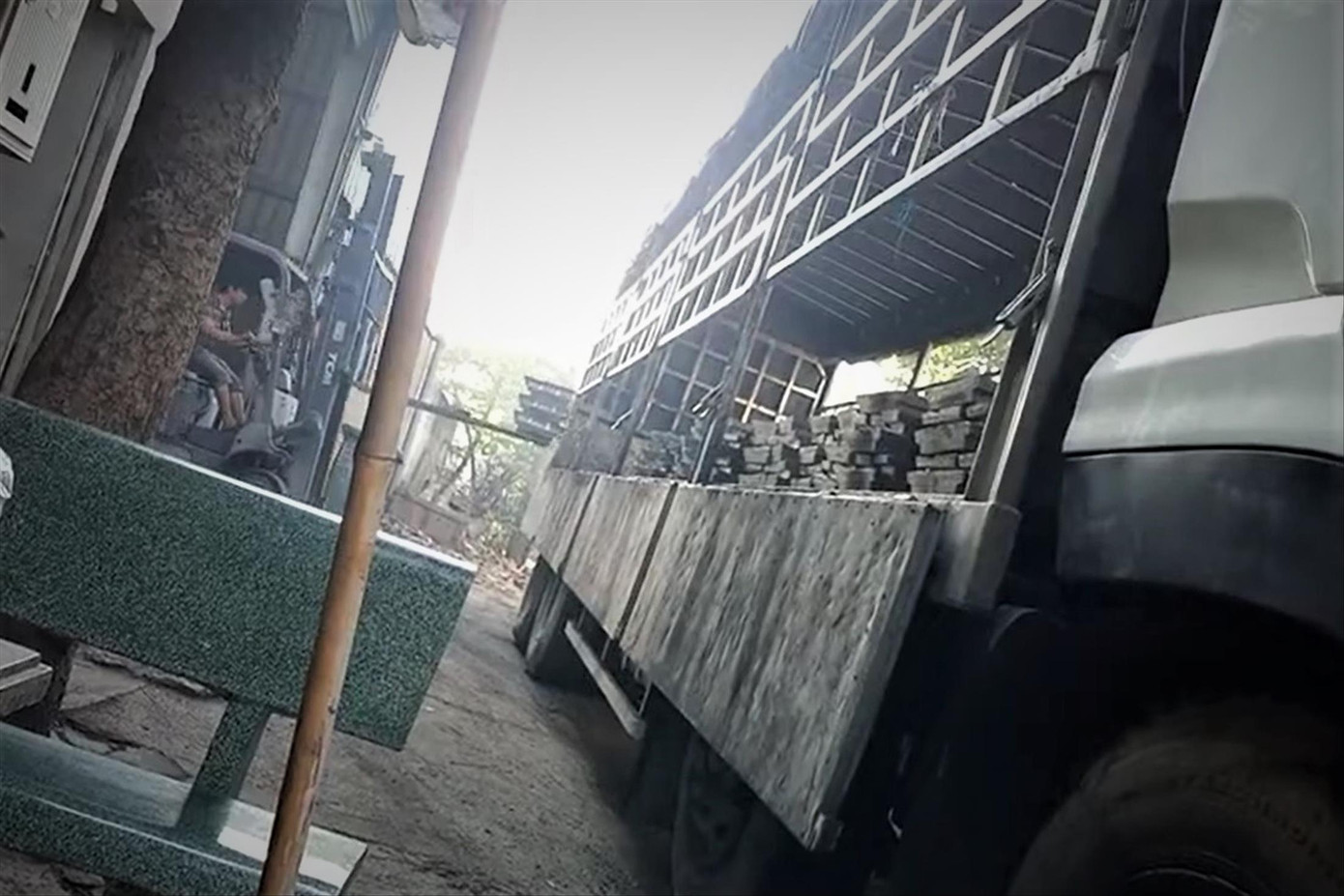 Chì được đưa đi bán ngay sau khi tái chế