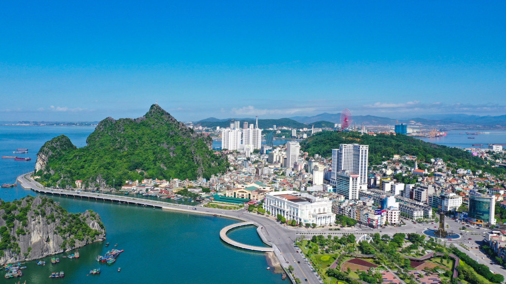 Quảng Ninh 6 năm liên tiếp (2017-2022) giữ vị trí Quán quân PCI và 10 năm liền (2013 - 2022) nằm trong nhóm 5 tỉnh, thành phố có chất lượng điều hành kinh tế xuất sắc nhất nước. Ảnh: Hoàng Dương Quảng Ninh 6 năm liên tiếp (2017-2022) giữ vị trí Quán quân PCI và 10 năm liền (2013 - 2022) nằm trong nhóm 5 tỉnh, thành phố có chất lượng điều hành kinh tế xuất sắc nhất nước. Ảnh: Hoàng Dương