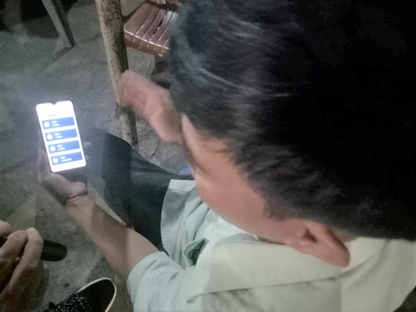 Công nhân bị gọi điện đe dọa Ảnh: H.C Công nhân bị gọi điện đe dọa Ảnh: H.C