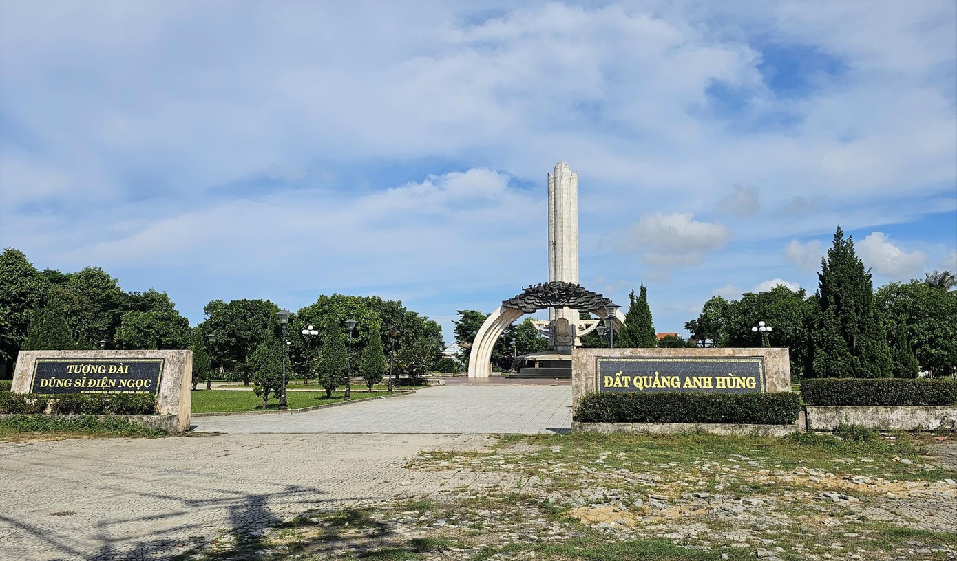 Quang cảnh tượng đài Dũng sĩ Điện Ngọc hiện tại. Ảnh: H.V