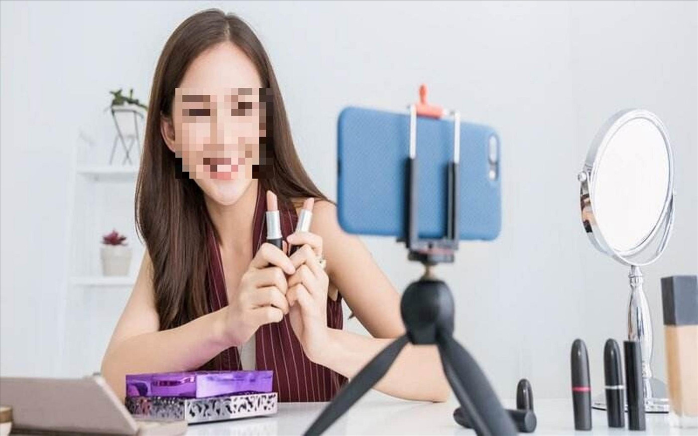 Nhiều người bán hàng online với phong cách “mắng chửi sa sả” trên mạng xã hội Nhiều người bán hàng online với phong cách “mắng chửi sa sả” trên mạng xã hội