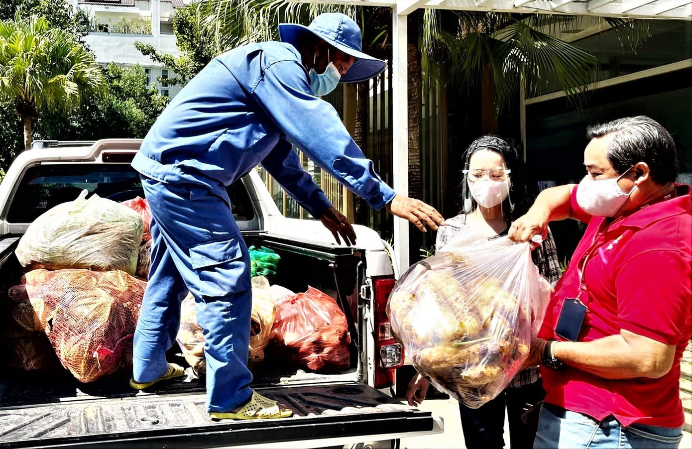 Hỗ trợ bếp ăn phục vụ tuyến đầu chống dịch Hỗ trợ bếp ăn phục vụ tuyến đầu chống dịch