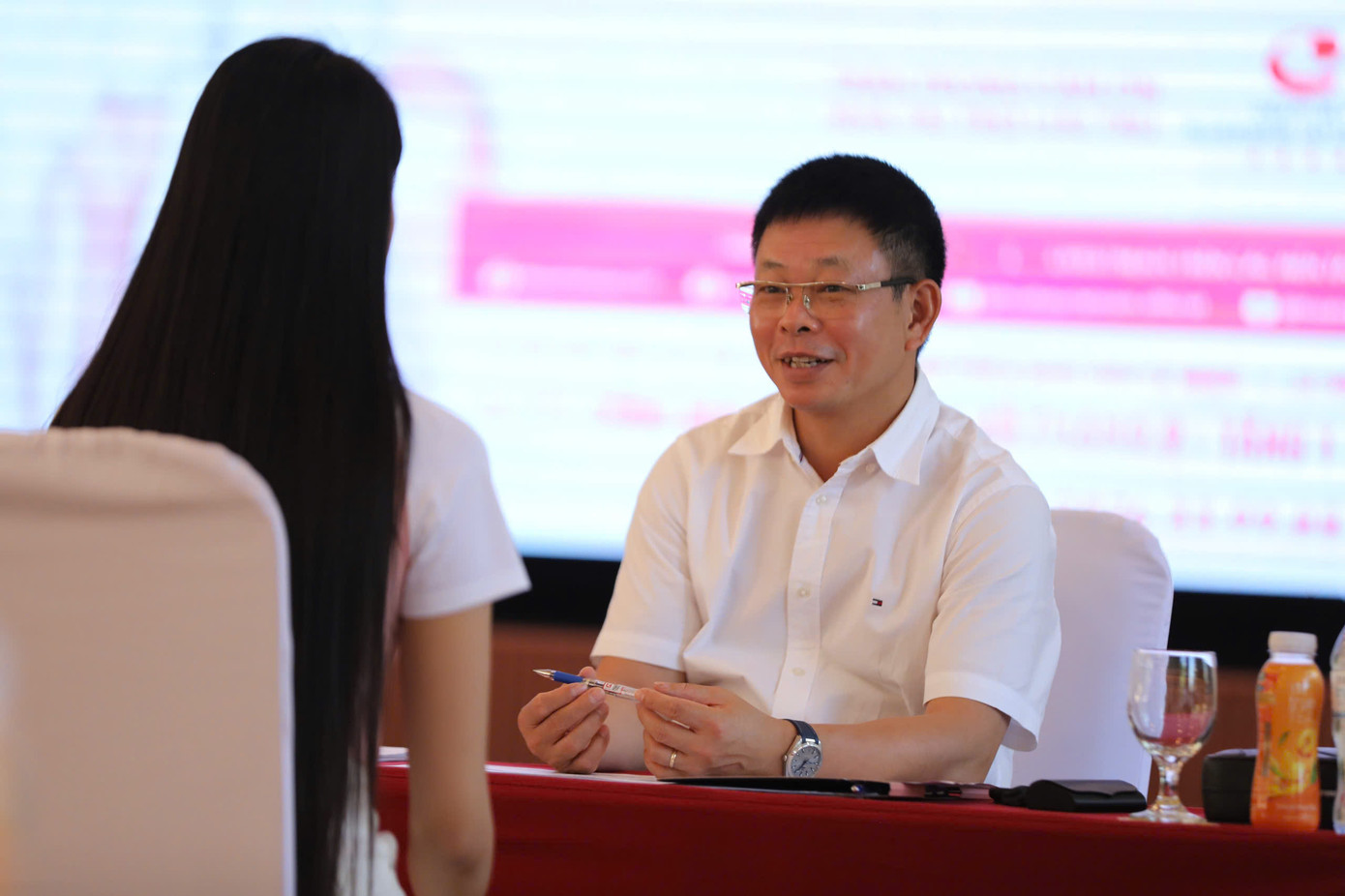 Nhà báo Phùng Công Sưởng, Tổng Biên tập báo Tiền Phong, Trưởng Ban Tổ chức tự hào về sự tiến bộ vượt bậc của Top 25. Ảnh: HỒNG VĨNH