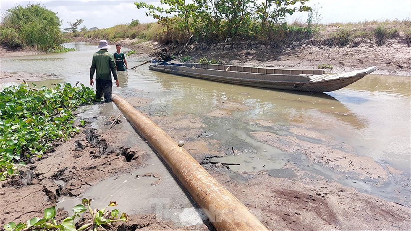 Người dân Đồng bằng sông Cửu Long quay quắt giữa hạn, mặn Ảnh: TL-NH