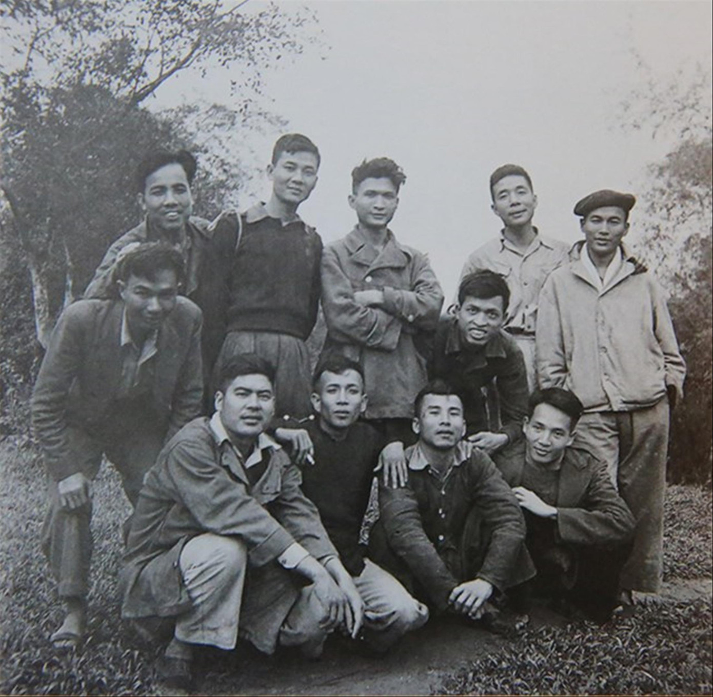 Nhiều nhà văn, nhà thơ có thành tựu to lớn được tặng Giải thưởng Hồ Chí Minh đợt 1 như Tô Hoài, Nguyễn Huy Tưởng, Nguyễn Đình Thi, Chế Lan Viên, Nam Cao, Nguyên Hồng... Nhiều nhà văn, nhà thơ có thành tựu to lớn được tặng Giải thưởng Hồ Chí Minh đợt 1 như Tô Hoài, Nguyễn Huy Tưởng, Nguyễn Đình Thi, Chế Lan Viên, Nam Cao, Nguyên Hồng...