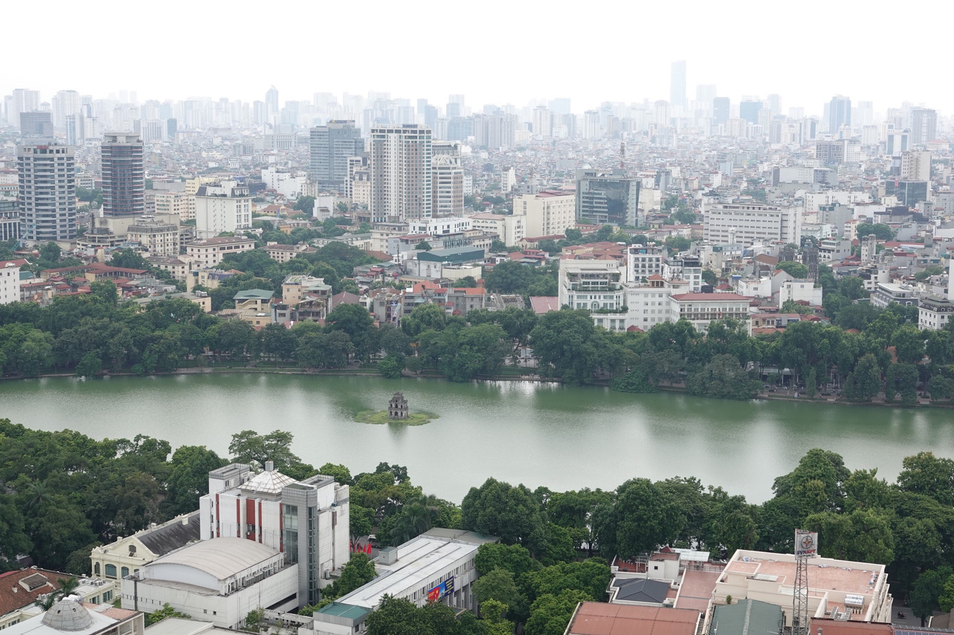 Hồ Gươm (quận Hoàn Kiếm, Hà Nội) Ảnh: như ý Hồ Gươm (quận Hoàn Kiếm, Hà Nội) Ảnh: như ý