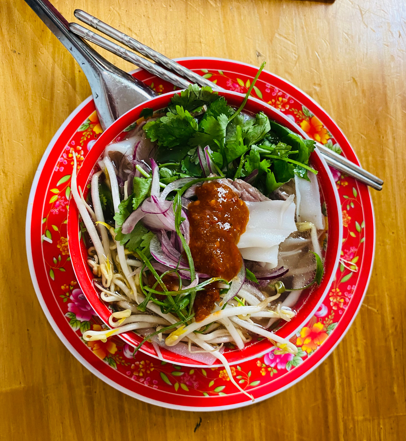 Phở trộn trong quán