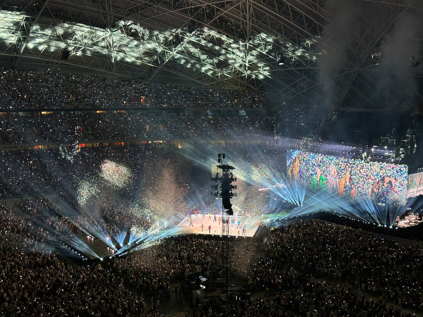 Một số hình ảnh chụp từ “The Eras Tour” tại Singapore do nhân vật cung cấp.