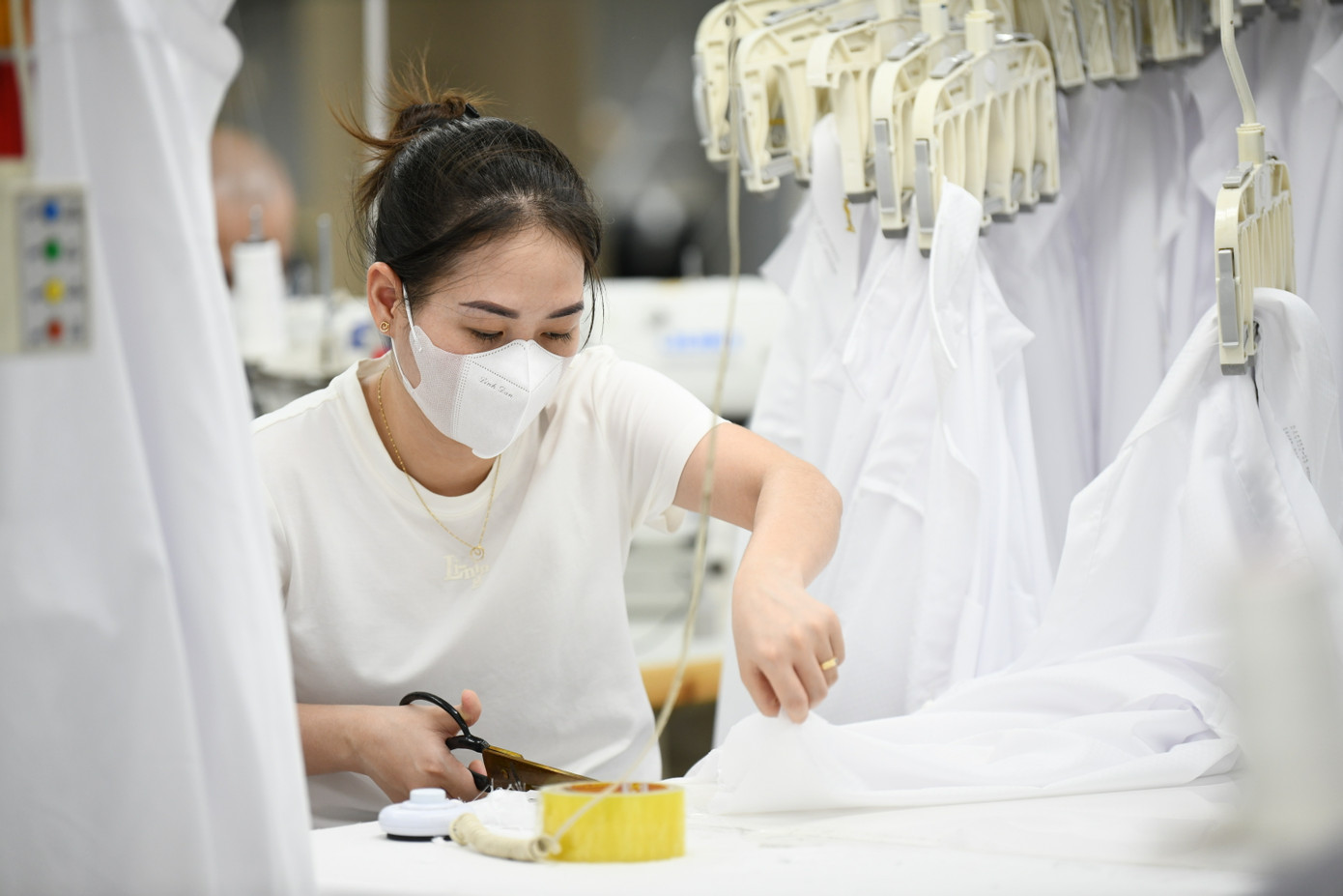 Công nhân làm việc tại nhà máy may mặc xuất khẩu Thái Anh - Hải Phòng Ảnh: Như Ý Công nhân làm việc tại nhà máy may mặc xuất khẩu Thái Anh - Hải Phòng Ảnh: Như Ý