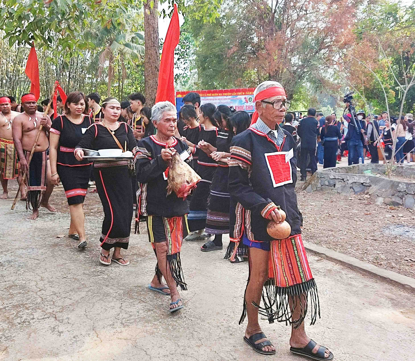 Lễ cúng bến nước là nghi lễ quan trong của người đồng bào dân tộc Tây Nguyên