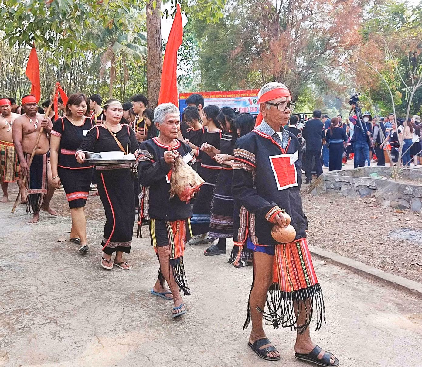 Lễ cúng bến nước là nghi lễ quan trong của người đồng bào dân tộc Tây Nguyên
