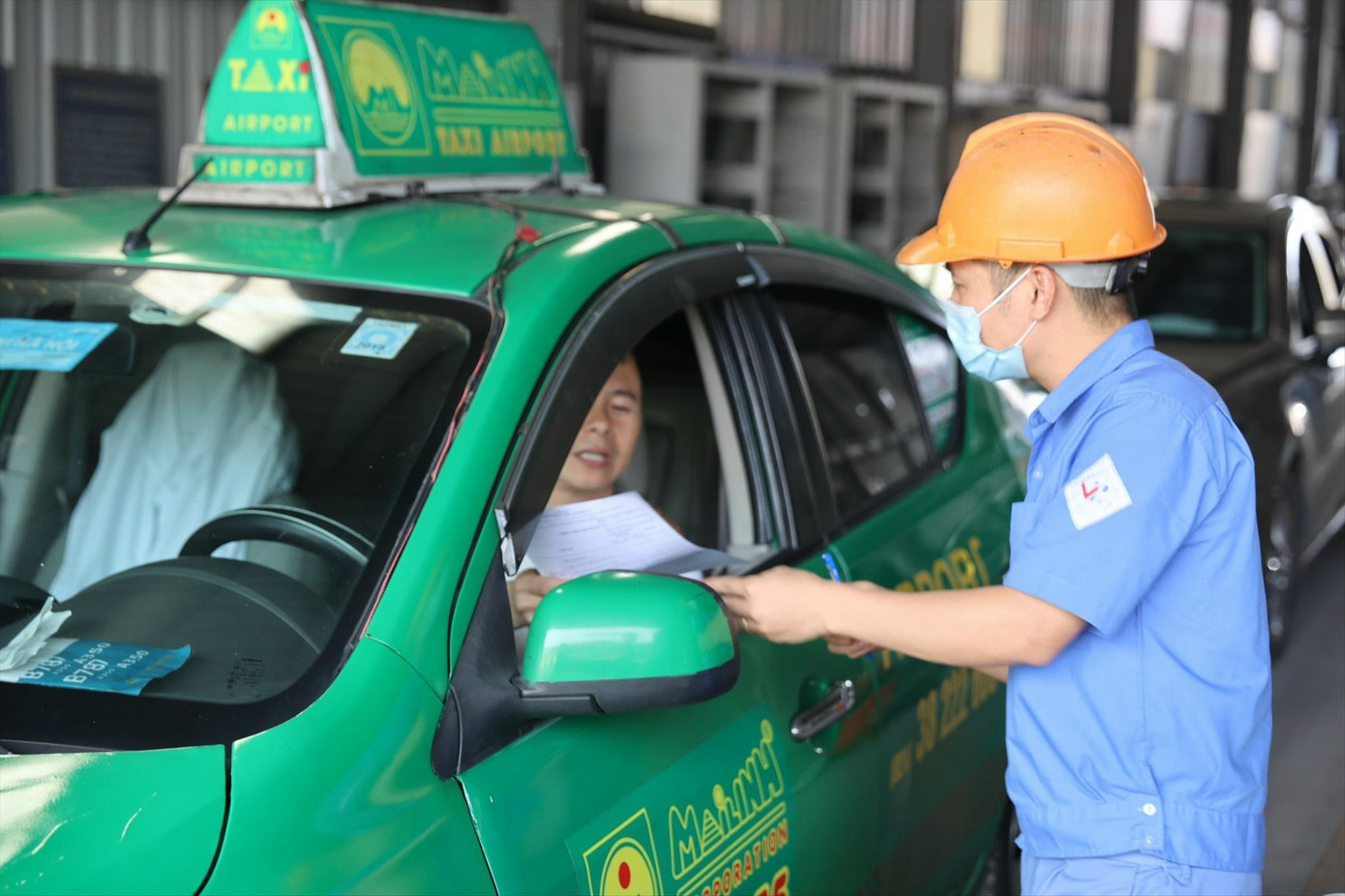 Sau thời kỳ ùn tắc, các trung tâm đăng kiểm thu không đủ chi. Ảnh: Như Ý