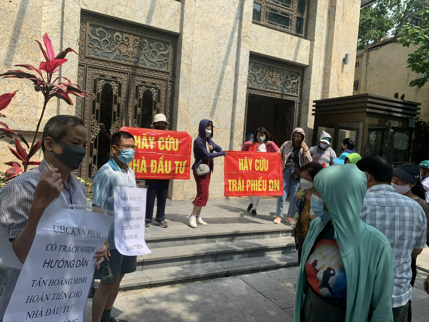 Nhà đầu tư kêu cứu mong tất toán TPDN đã mua Nhà đầu tư kêu cứu mong tất toán TPDN đã mua