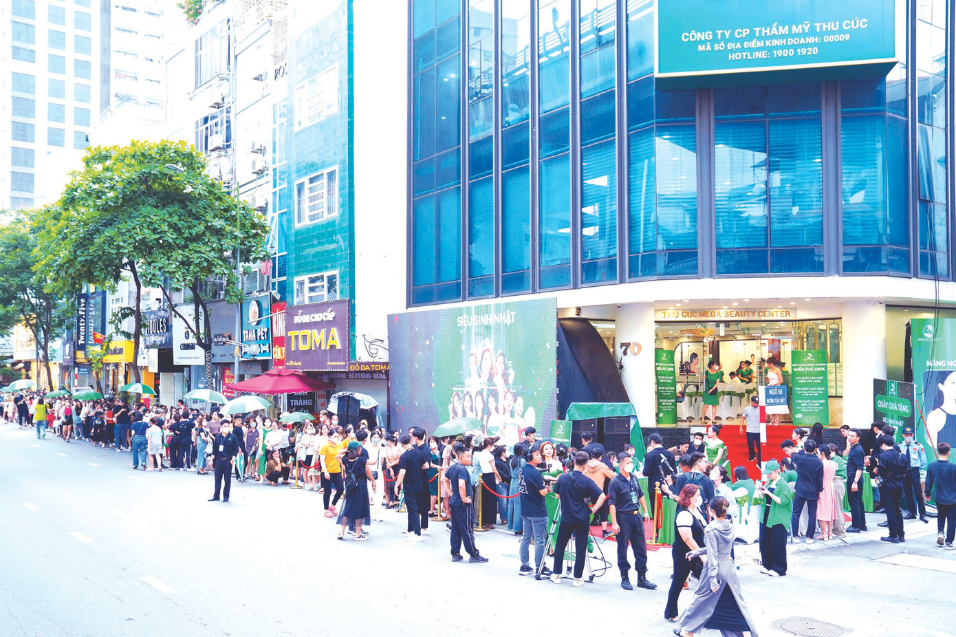 Hệ thống thẩm mỹ Thu Cúc nhận được sự tin tưởng của hàng triệu khách hàng Hệ thống thẩm mỹ Thu Cúc nhận được sự tin tưởng của hàng triệu khách hàng