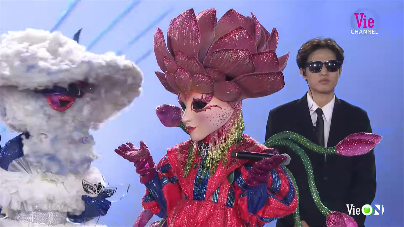 Cảm xúc của các thí sinh khi công bố giải thưởng thường là những khoảnh khắc cận cảnh đáng giá nhưng ở Ca sĩ Mặt nạ thì nó như thế này. Cảm xúc của các thí sinh khi công bố giải thưởng thường là những khoảnh khắc cận cảnh đáng giá nhưng ở Ca sĩ Mặt nạ thì nó như thế này.