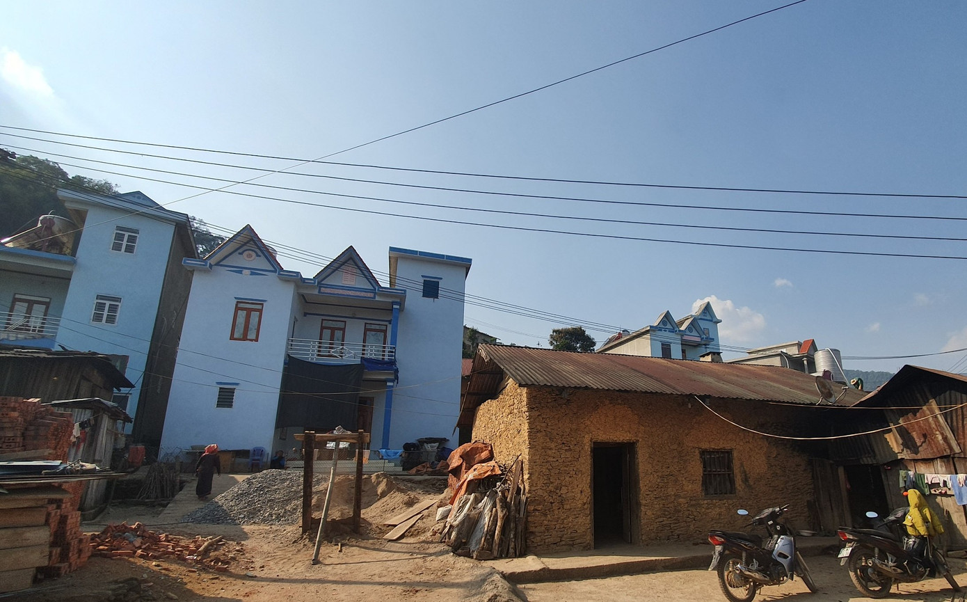 Bản Pa Thắng giàu có ở vùng biên (Ảnh: Đức Anh). Bản Pa Thắng giàu có ở vùng biên (Ảnh: Đức Anh).