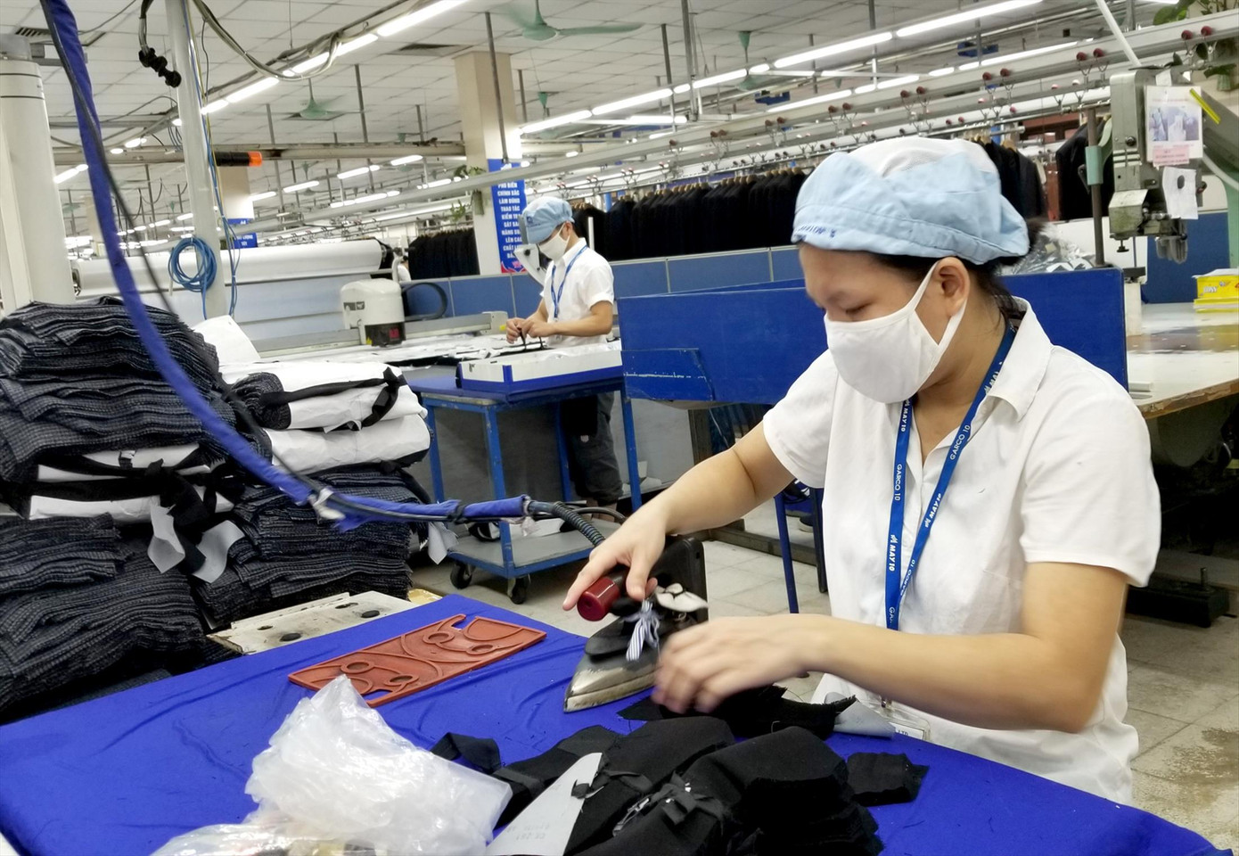 Giá cả tăng cao làm giảm ý nghĩa của tăng lương trong cải thiện cuộc sống người lao động. Ảnh minh họa: Phạm Thanh Giá cả tăng cao làm giảm ý nghĩa của tăng lương trong cải thiện cuộc sống người lao động. Ảnh minh họa: Phạm Thanh