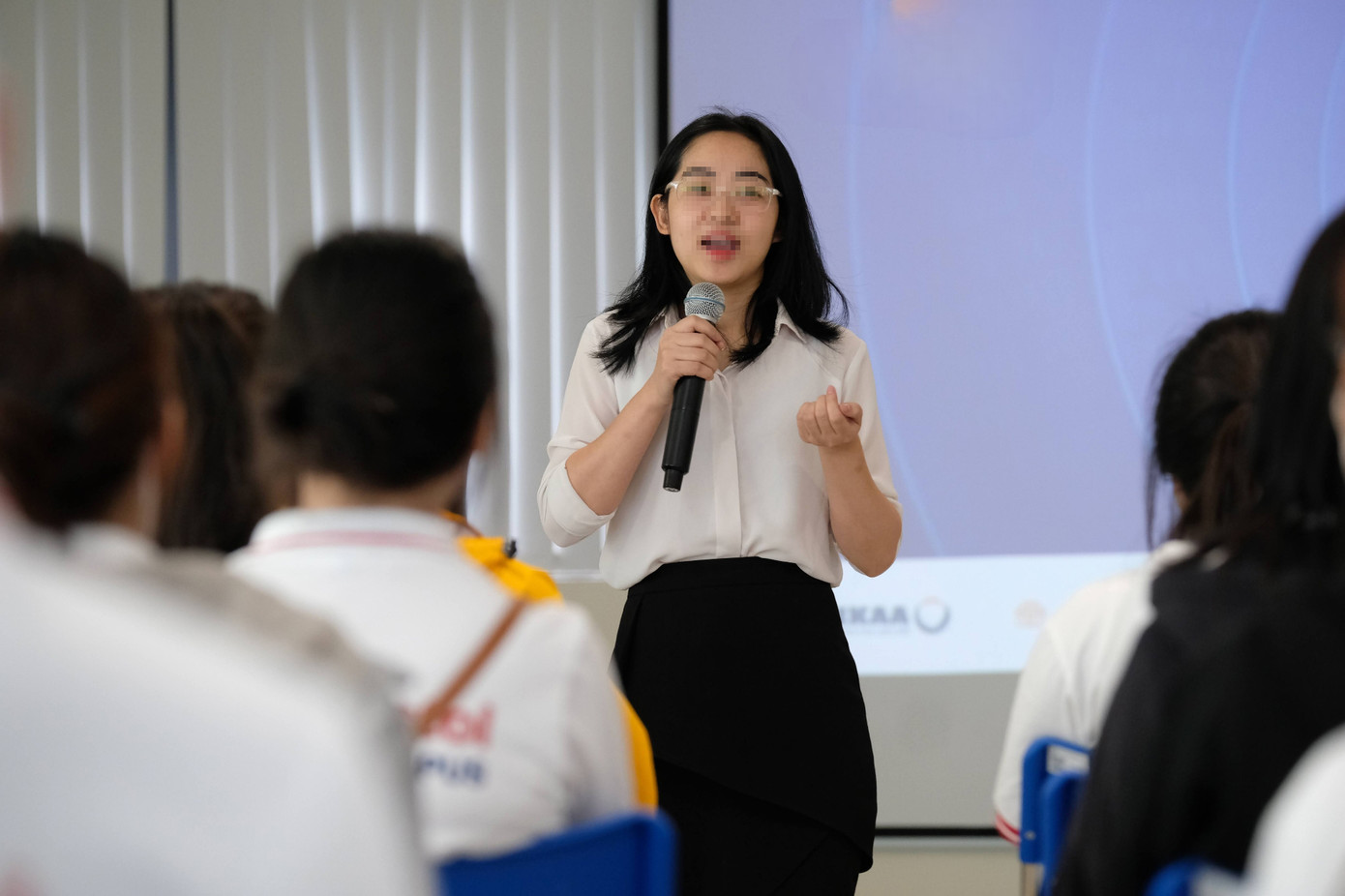 “Cháy sạch” năng lượng là một trong những trạng thái tâm lý đầu tiên của hội chứng kiệt sức. Ảnh minh họa: Hoàng Mạnh Thắng “Cháy sạch” năng lượng là một trong những trạng thái tâm lý đầu tiên của hội chứng kiệt sức. Ảnh minh họa: Hoàng Mạnh Thắng