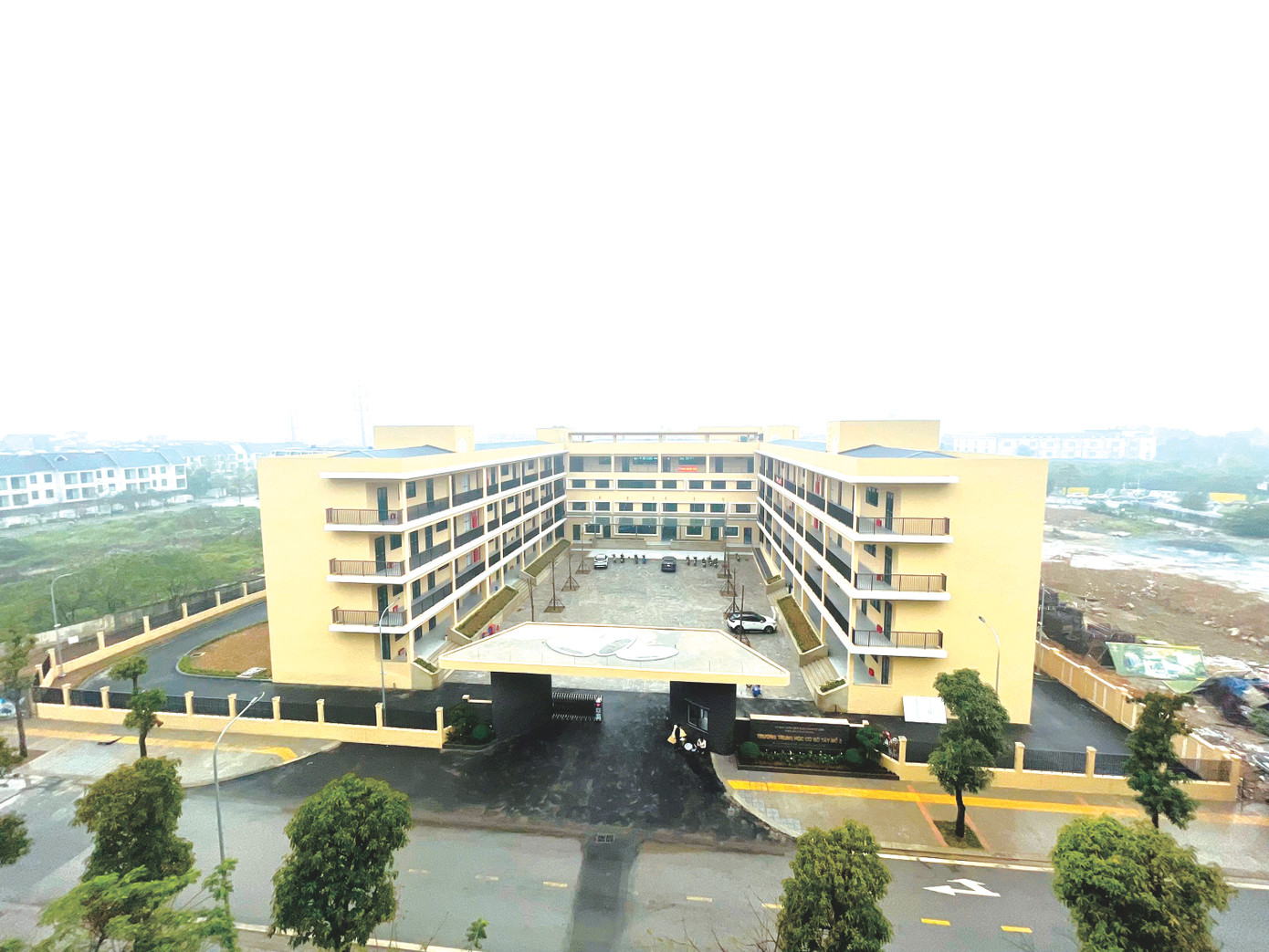 Dự án xây dựng trường THCS Tây Mỗ 3, quy mô đầu tư 36 phòng học, với hệ thống các phòng chức năng, nhà hiệu bộ, nhà đa năng hiện đại đã sẵn sàng đưa vào sử dụng cho năm học 2024 - 2025 Dự án xây dựng trường THCS Tây Mỗ 3, quy mô đầu tư 36 phòng học, với hệ thống các phòng chức năng, nhà hiệu bộ, nhà đa năng hiện đại đã sẵn sàng đưa vào sử dụng cho năm học 2024 - 2025