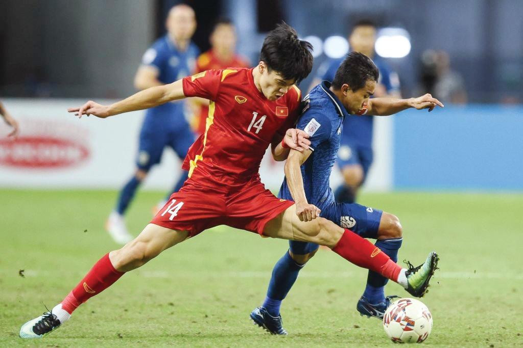 Một trong những điểm sáng của đội tuyển Việt Nam trong trận gặp Thái Lan hôm qua là Hoàng Đức (số 14) Một trong những điểm sáng của đội tuyển Việt Nam trong trận gặp Thái Lan hôm qua là Hoàng Đức (số 14)