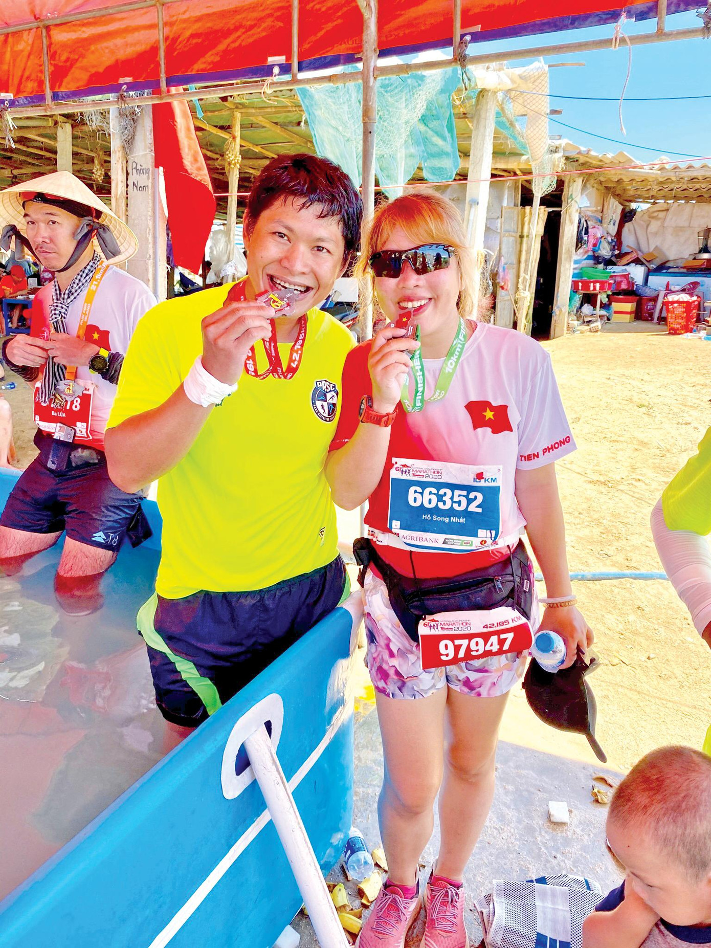 Vợ chồng Luân tại Tiền Phong Marathon 2020, Lý Sơn