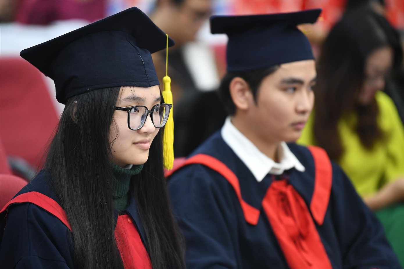 Những thủ khoa nghèo vượt khó nhận học bổng Nâng bước thủ khoa của báo Tiền Phong. Ảnh: NHƯ Ý Những thủ khoa nghèo vượt khó nhận học bổng Nâng bước thủ khoa của báo Tiền Phong. Ảnh: NHƯ Ý