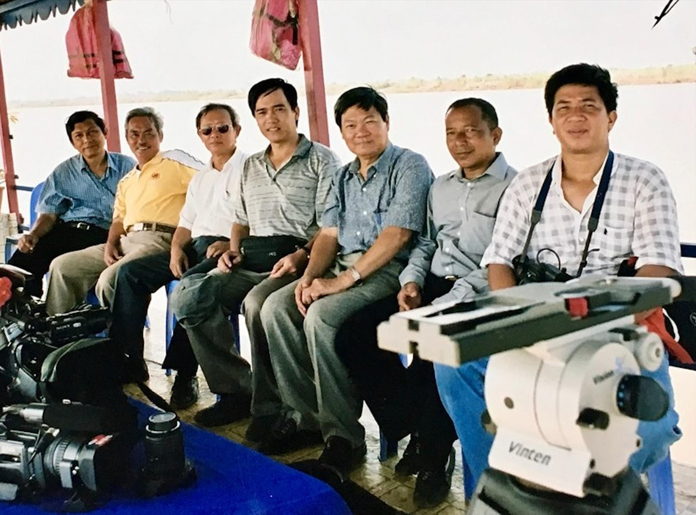 Ê-kíp làm phim Mê Kông ký sự