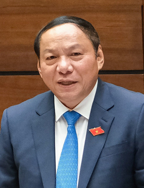 Bộ trưởng Nguyễn Văn Hùng