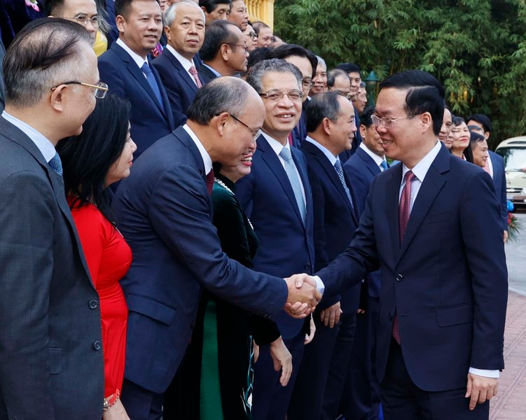 Chủ tịch nước Võ Văn Thưởng gặp các đại sứ, trưởng cơ quan đại diện Việt Nam ở nước ngoài. Ảnh: TTXVN