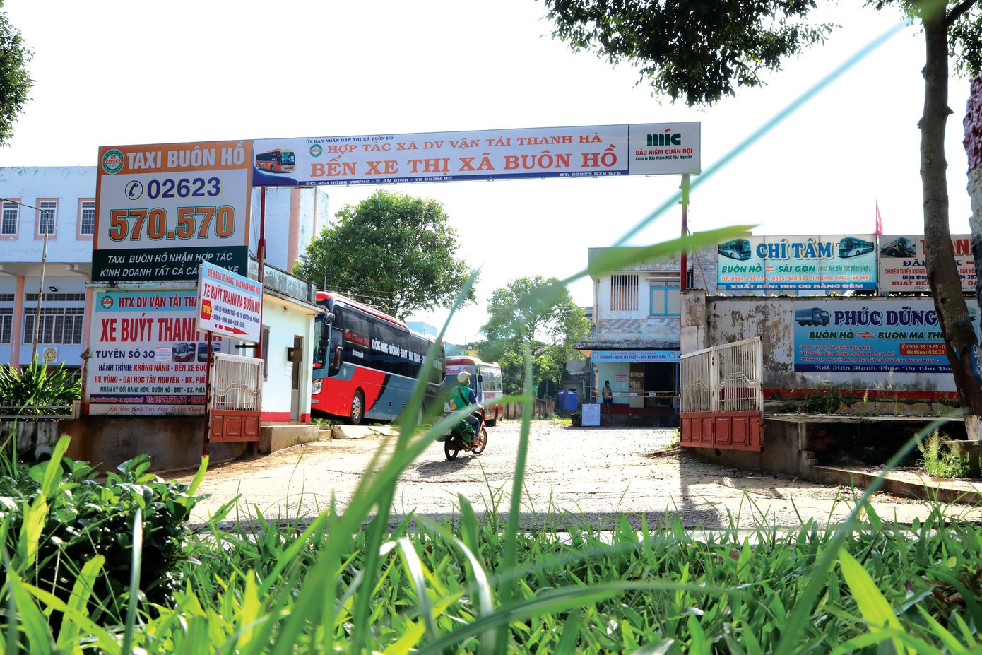 Bến xe Thị xã Buôn Hồ đìu hiu trong thời điểm dịch COVID-19 bùng phát