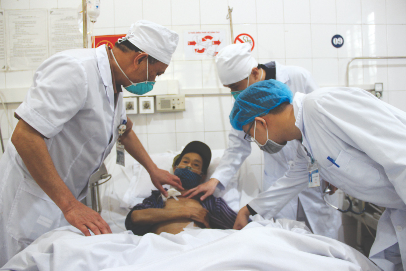 Điều trị cho bệnh nhân tại bệnh viện Phổi Lạng Sơn Ảnh: Duy Chiến