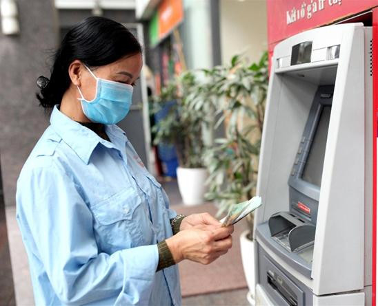 Tết cận kề, nhưng nhiều doanh nghiệp chưa có kế hoạch thưởng Tết cho người lao động sau năm chịu ảnh hưởng lớn bởi dịch COVID-19. Ảnh minh họa: Như Ý