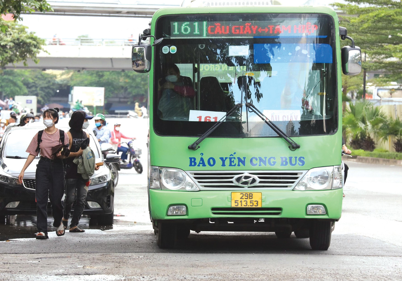 Trong các tháng đầu năm 2022, đại diện Sở GTVT Hà Nội cũng mở thêm nhiều tuyến buýt chạy bằng nhiên liệu sạch (khí nén CNG) để tăng diện “phủ sóng” của xe công cộng không khói Trong các tháng đầu năm 2022, đại diện Sở GTVT Hà Nội cũng mở thêm nhiều tuyến buýt chạy bằng nhiên liệu sạch (khí nén CNG) để tăng diện “phủ sóng” của xe công cộng không khói